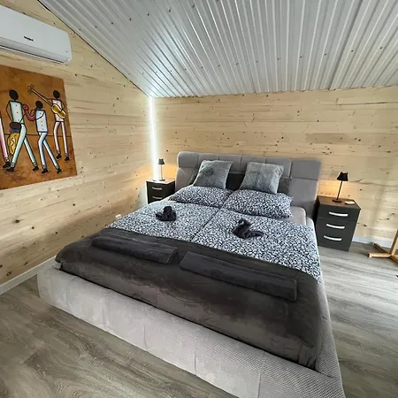 Fenyohazak Chalet *