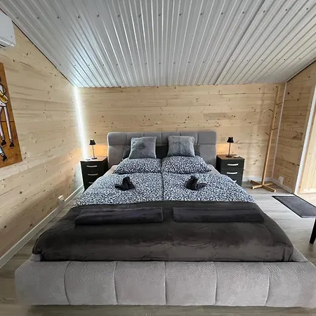 Fenyohazak Chalet Buzsak